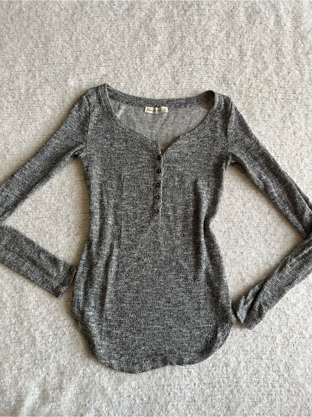 Abercrombie & Fitch Gray Long-Sleeve Henley Top